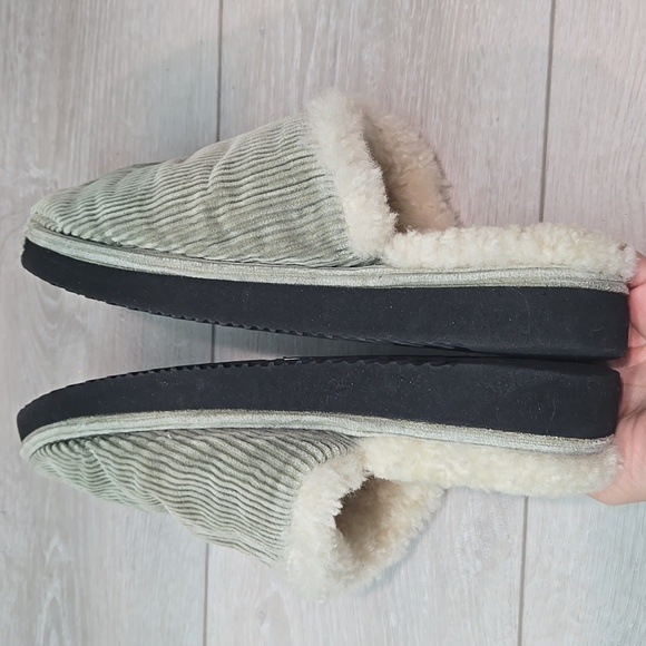 Kith Olive Green Corduroy Shearling-Lined Slip-On Slippers main image 4